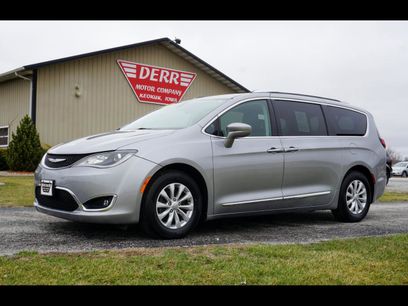 Used 2018 Chrysler Pacifica Touring-L w/ Premium Audio Group
