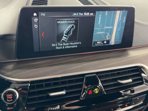 Used 2018 BMW M550i xDrive w/ Dynamic Handling Package image 22