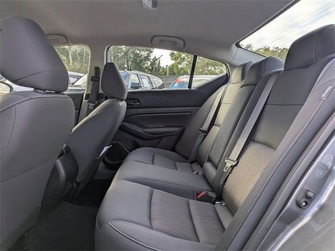 Used 2024 Nissan Altima 2.5 SV image 12