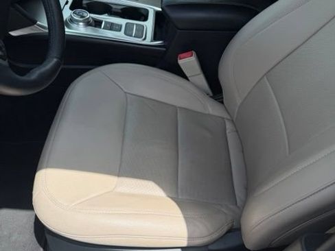 Used 2021 Ford Explorer Limited w/ Equipment Group 301A RWD image 14