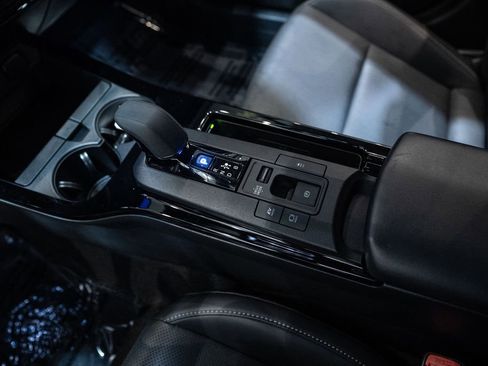 Certified 2025 Toyota Prius XLE image 18