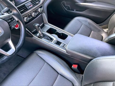 Used 2018 Honda Accord Sport image 19