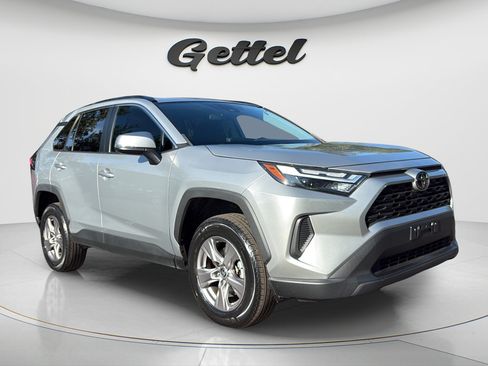 Used 2023 Toyota RAV4 XLE w/ Convenience Package FWD image 3