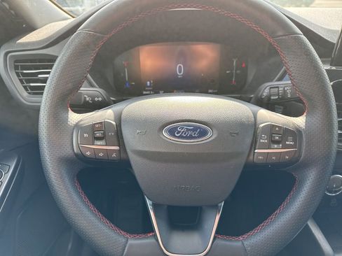 Used 2025 Ford Escape ST-Line image 10