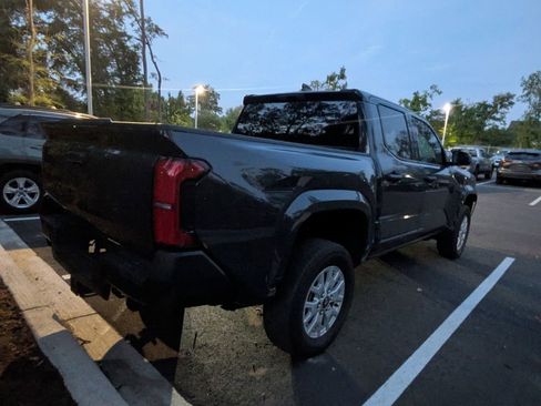 Used 2025 Toyota Tacoma SR image 7