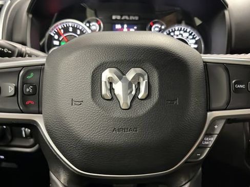 Used 2023 RAM 1500 Big Horn AWD/4WD image 15