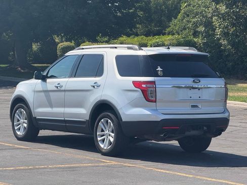 Used 2012 Ford Explorer XLT AWD/4WD image 3