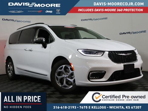 Used 2023 Chrysler Pacifica Limited FWD image 1