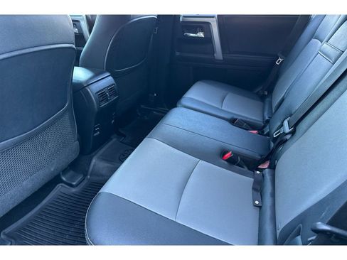 Used 2018 Toyota 4Runner SR5 Premium image 13