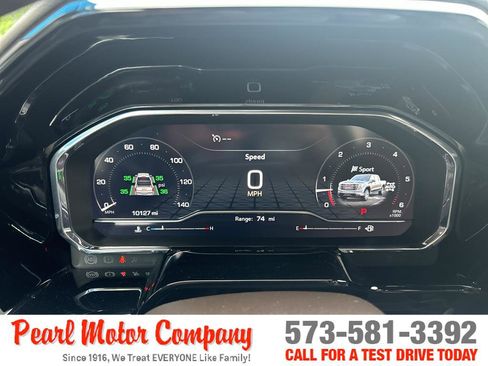 Used 2025 GMC Sierra 1500 SLT w/ SLT Premium Package AWD/4WD image 13