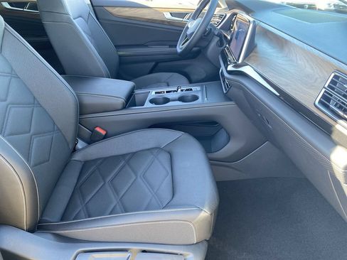 New 2026 Volkswagen Atlas SE FWD image 8