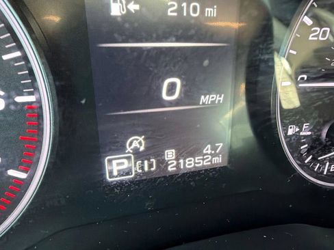 Used 2024 Subaru Crosstrek 2.5i Limited AWD/4WD image 10