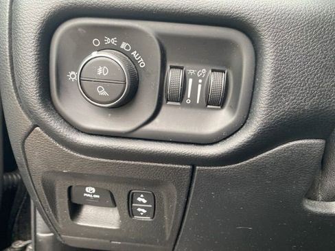 Used 2022 RAM 1500 Laramie AWD/4WD image 14
