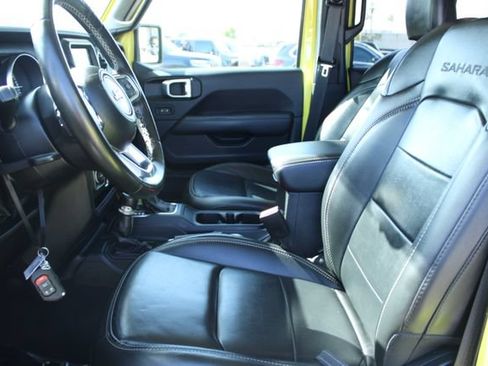 Used 2022 Jeep Wrangler Unlimited Sahara w/ Cold Weather Group AWD/4WD image 34