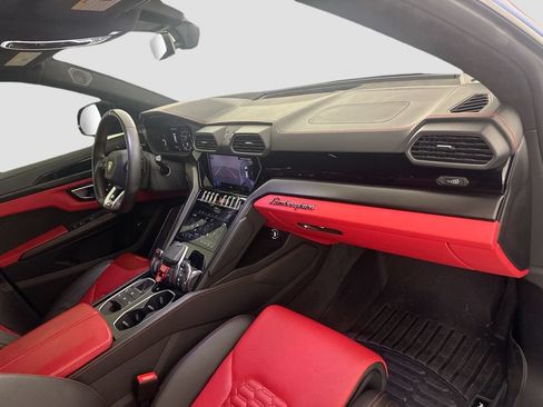 Used 2022 Lamborghini Urus AWD/4WD image 31
