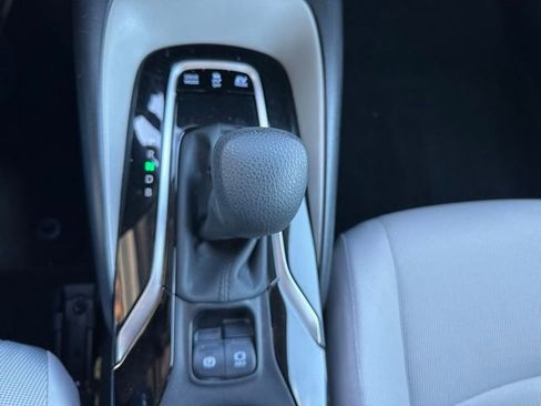 Used 2022 Toyota Corolla LE image 20