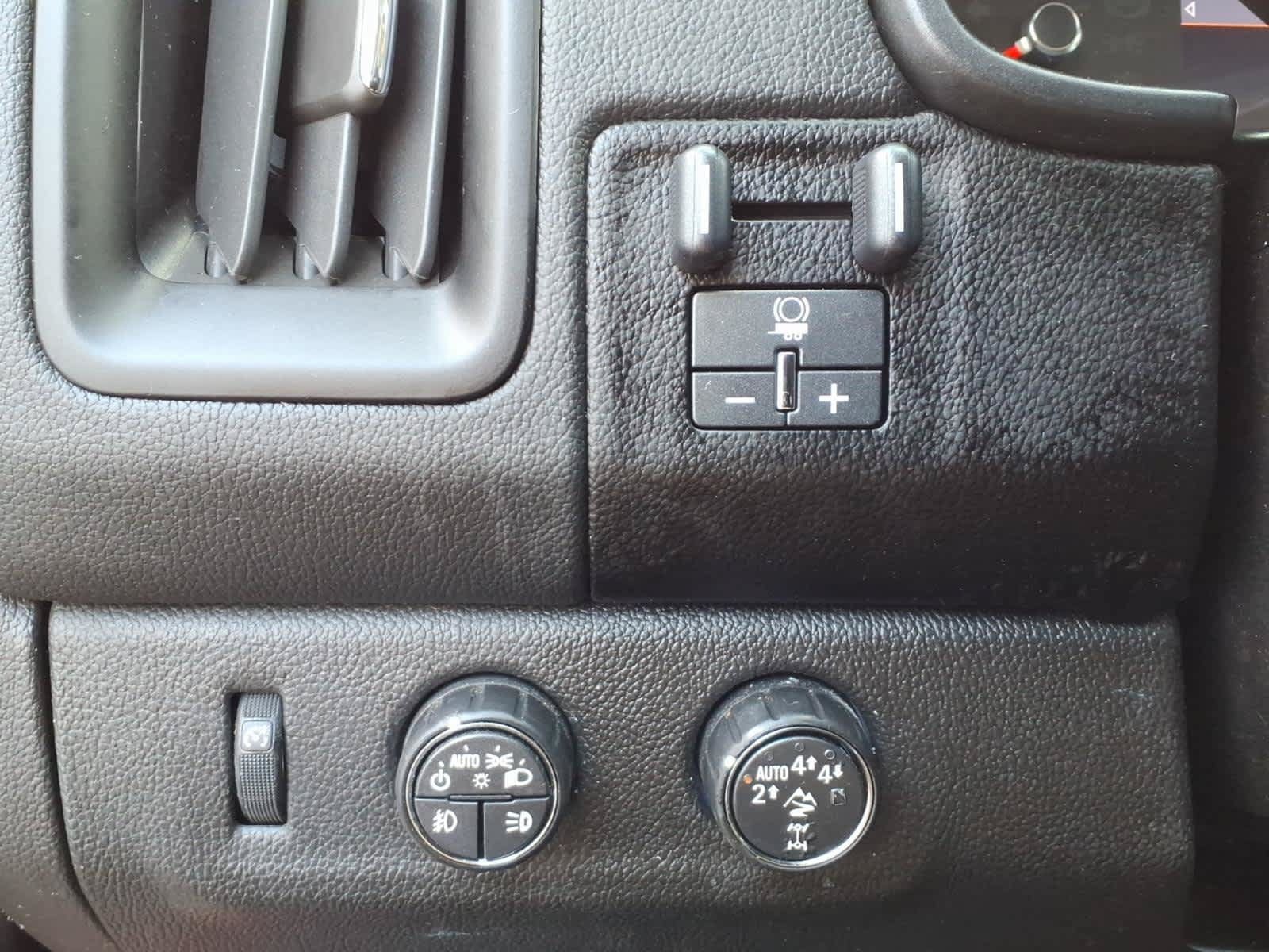 Used 2019 Chevrolet Colorado ZR2 w/ Colorado ZR2 Bison Edition AWD/4WD image 11