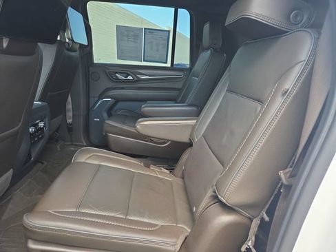 Used 2021 GMC Yukon XL Denali AWD/4WD image 31