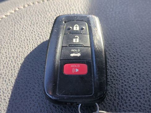 Used 2023 Toyota Camry XSE image 32