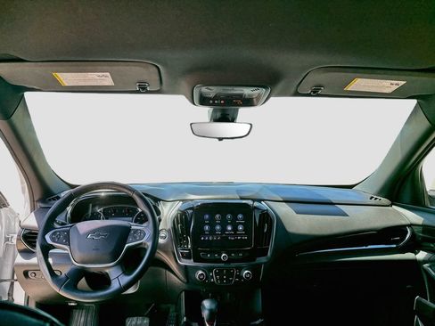 Used 2023 Chevrolet Traverse RS FWD image 21