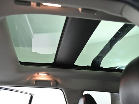 Used 2019 Nissan Pathfinder SL image 33