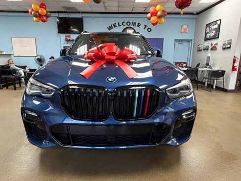 Used 2021 BMW X5 xDrive40i w/ M Sport Package image 2