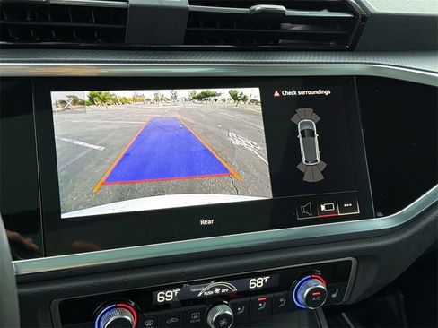 Used 2024 Audi Q3 2.0T Premium image 14