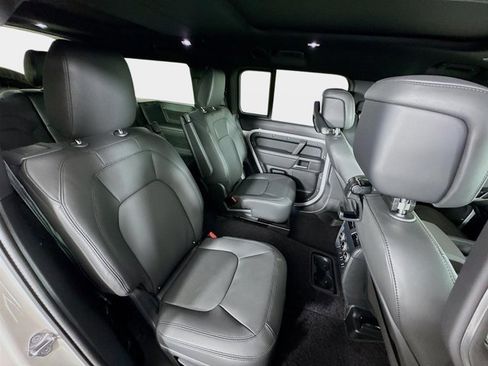 Used 2026 Land Rover Defender 130 X-Dynamic SE image 29