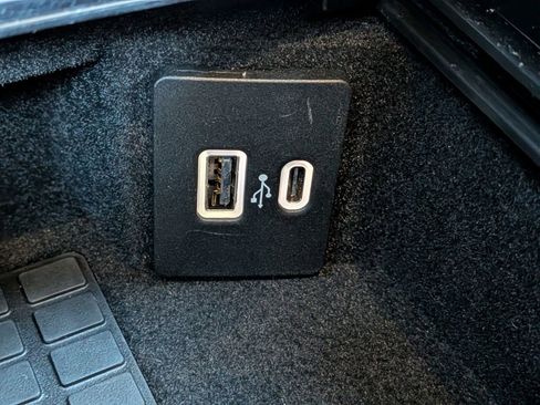 Certified 2023 Lincoln Corsair FWD w/ Equipment Group 101A image 27