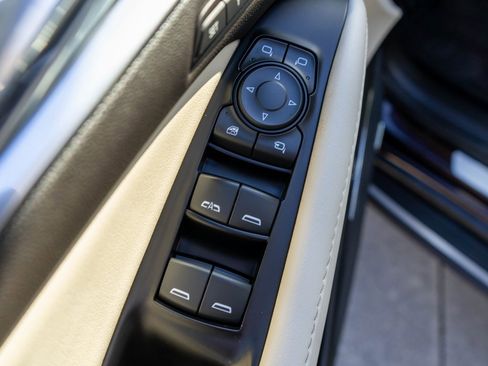 Used 2023 Buick Enclave Avenir image 20