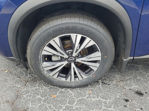 Used 2022 Nissan Rogue SV image 4