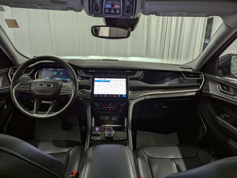 Used 2023 Jeep Grand Cherokee 4WD 4xe image 14