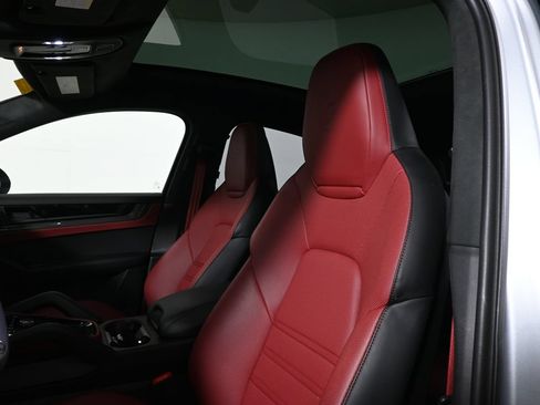 Used 2026 Porsche Cayenne GTS AWD/4WD image 6