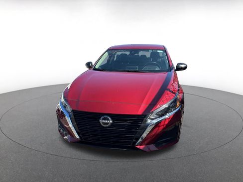 Used 2025 Nissan Altima 2.5 SV FWD image 6