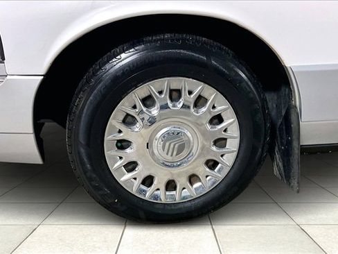 Used 2003 Mercury Grand Marquis GS image 9