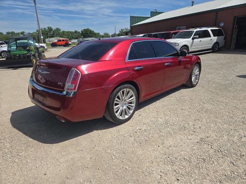 Used 2013 Chrysler 300 C RWD image 6