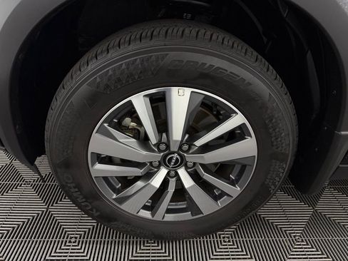 Used 2025 Nissan Pathfinder SL image 12