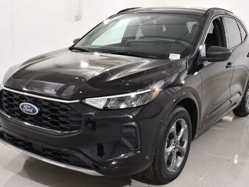Used 2024 Ford Escape ST-Line w/ Tech Pack #1 AWD/4WD image 2