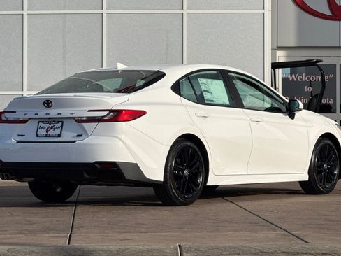 New 2026 Toyota Camry SE image 4