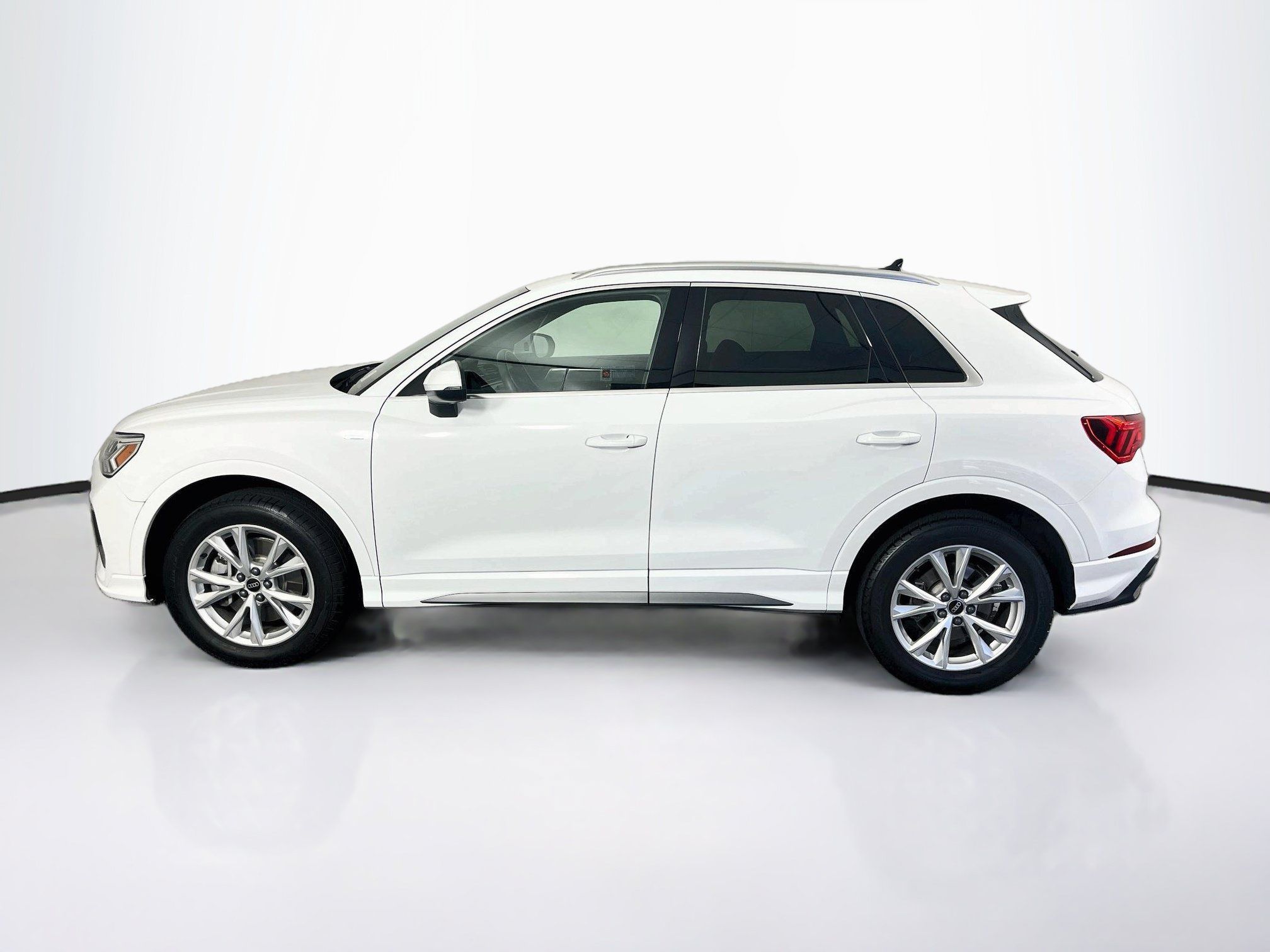 Used 2025 Audi Q3 2.0T Premium AWD/4WD image 4