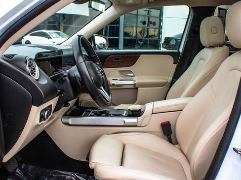 Used 2022 Mercedes-Benz GLB 250 4MATIC image 33