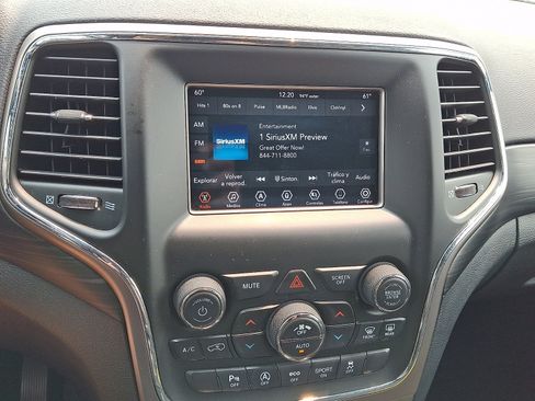 Used 2021 Jeep Grand Cherokee Laredo AWD/4WD image 16