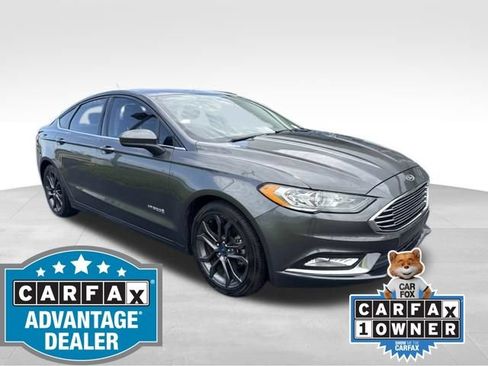 Used 2018 Ford Fusion SE w/ Equipment Group 601A FWD image 1