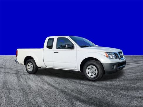 Used 2011 Nissan Frontier S w/ S Preferred Pkg RWD image 2