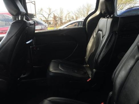 Used 2020 Chrysler Pacifica Touring-L Plus w/ Advanced Safetytec Group image 4