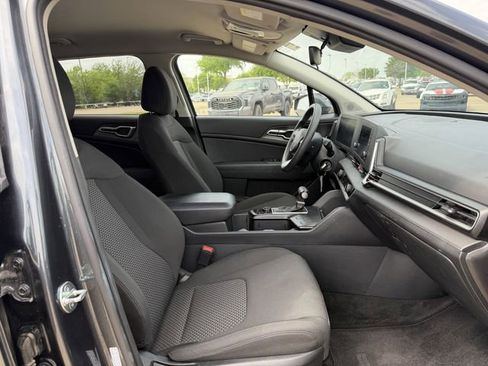 Used 2024 Kia Sportage LX image 25