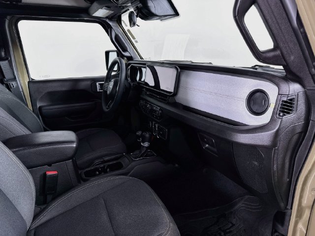 Used 2025 Jeep Wrangler Unlimited Sport AWD/4WD image 31