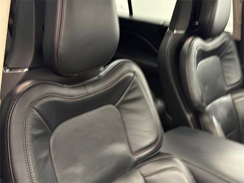 Used 2022 Lincoln Aviator Grand Touring w/ Equipment Group 301A image 11