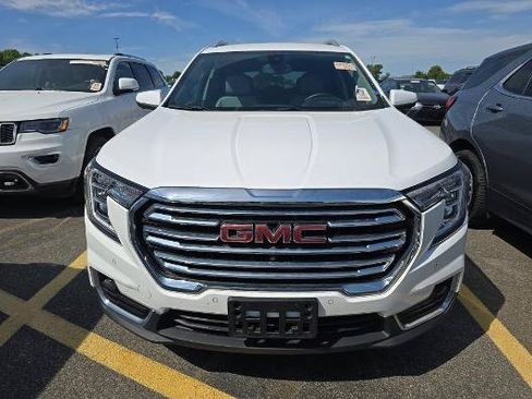 Used 2023 GMC Terrain SLT w/ Tech Package AWD/4WD image 7