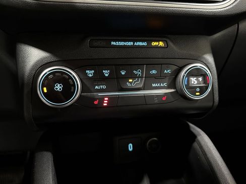 Used 2020 Ford Escape SE image 16